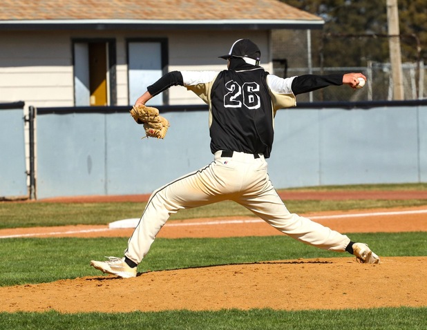 Plainsmen and Western Nebraska Battle in 4 Game Series